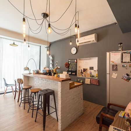 South Traveller Apartment Tainan Luaran gambar
