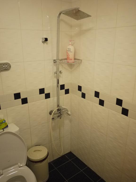 South Traveller Apartment Tainan Luaran gambar